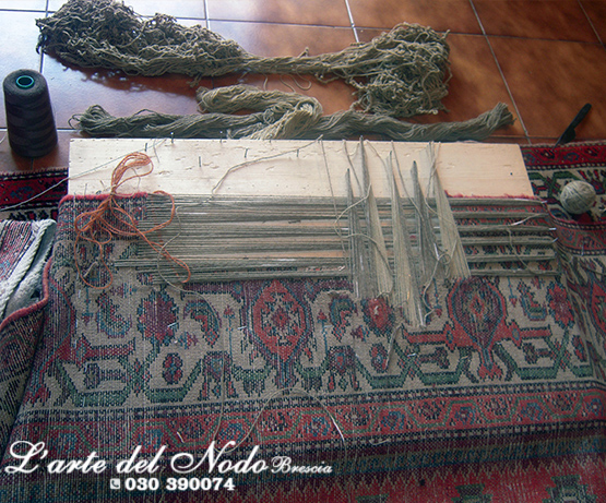 un tappeto dannegiato